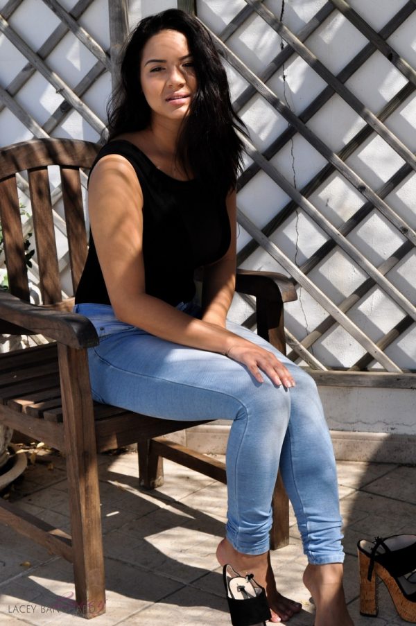 PHOTO | 04 14 600x903 - Lacey Banghard Blue Jeans