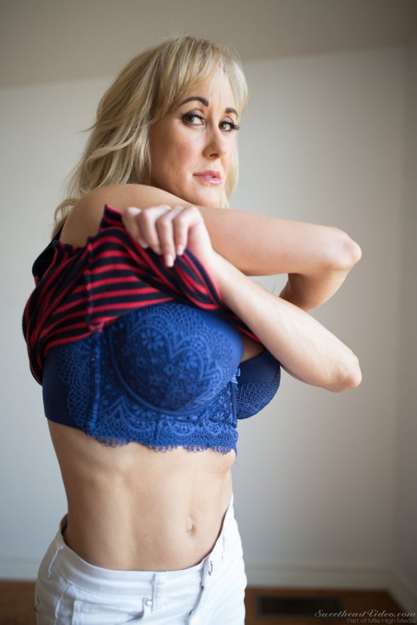 PHOTO | 02 18 600x900 - Sweet Milf Brandi Love