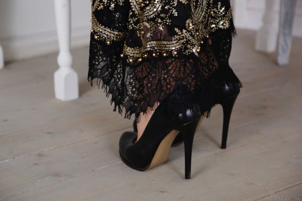 PHOTO | 01 56 600x400 - Black Dress