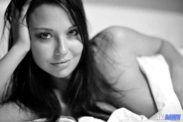 PHOTO | 01 75 600x399 - Ava Dawn Free Nude Pics