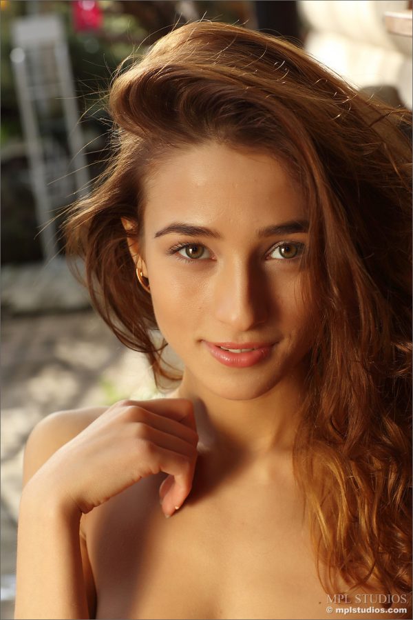 PHOTO | 02 185 600x899 - Awesome Redhead Teen Layla Nude