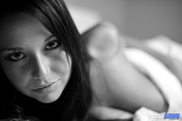 PHOTO | 02 75 600x399 - Ava Dawn Free Nude Pics
