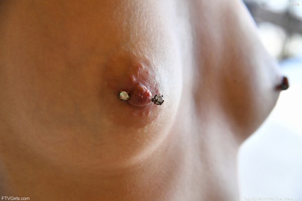 PHOTO | Hollie 04 600x399 - Hollie In First Time Nudes