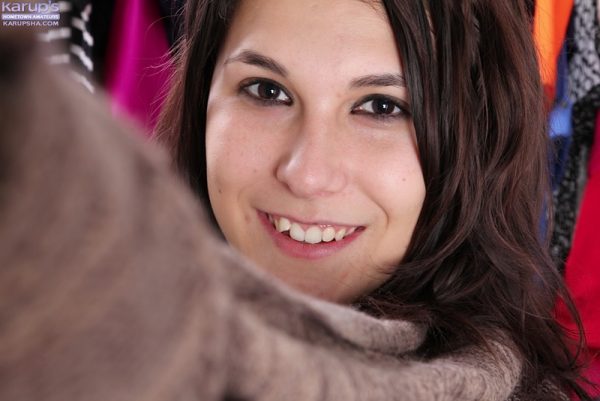 PHOTO | 00 15 600x401 - Ella Jones In Boots