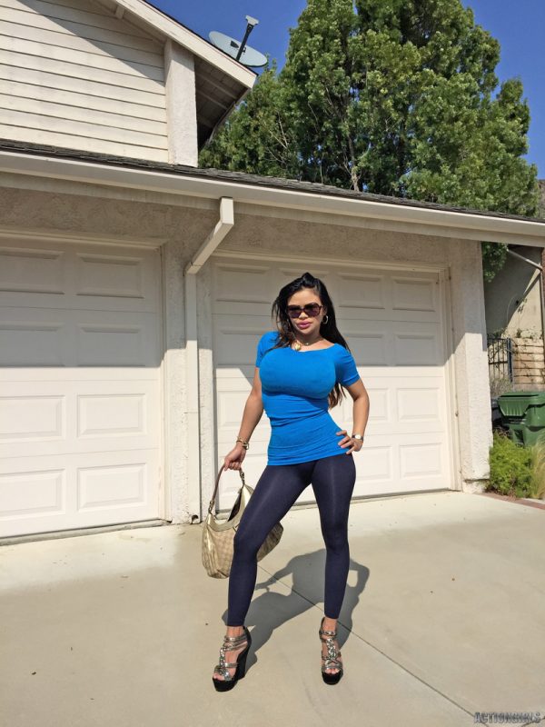 PHOTO | 03 291 600x800 - Goddess Armie