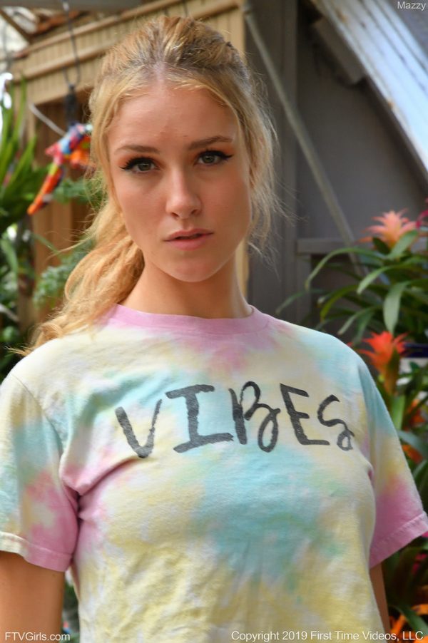 PHOTO | 03 37 600x902 - Cute Babe Mazzy