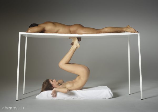 PHOTO | 04 168 600x424 - Hot Model Charlotta Penis Teasing