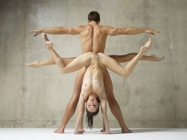 PHOTO | 14 220 600x451 - Julietta Magdalena Extreme Posing