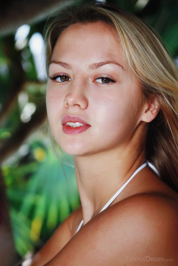 PHOTO | Katrina 02 600x899 - Katrina In Arbus