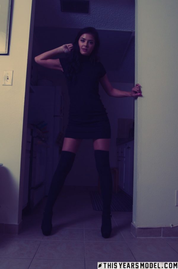 PHOTO | Lola Sinclair 01 600x904 - Lola Sinclair