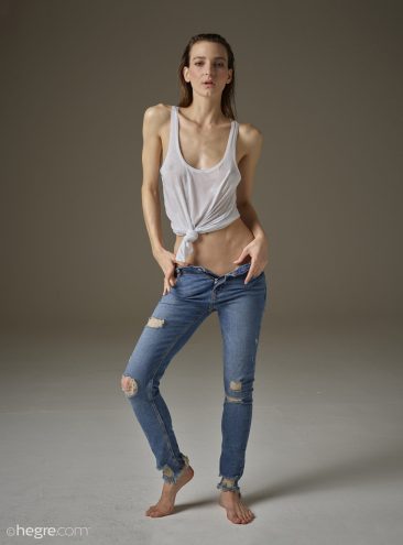 PHOTO | 00 90 366x495 - Flora Blue Jeans and White Vest