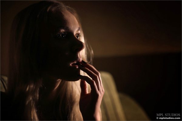 PHOTO | 01 416 600x401 - Hot Teen Karissa Diamond Bodyscape