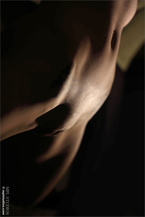 PHOTO | 02 416 600x899 - Hot Teen Karissa Diamond Bodyscape