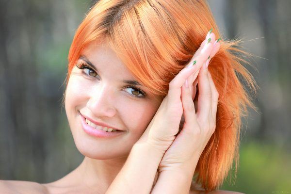 PHOTO | 03 402 600x400 - Sensual Redhead Violla A - Divesa