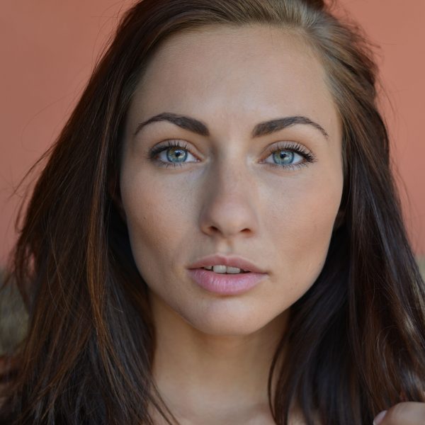 PHOTO | 09 185 600x600 - Michaela Isizzu Spreads Sexy Legs