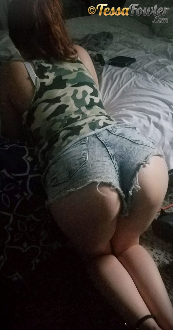 PHOTO | 2 1 600x1143 - Tessa Fowler Diary Snaps