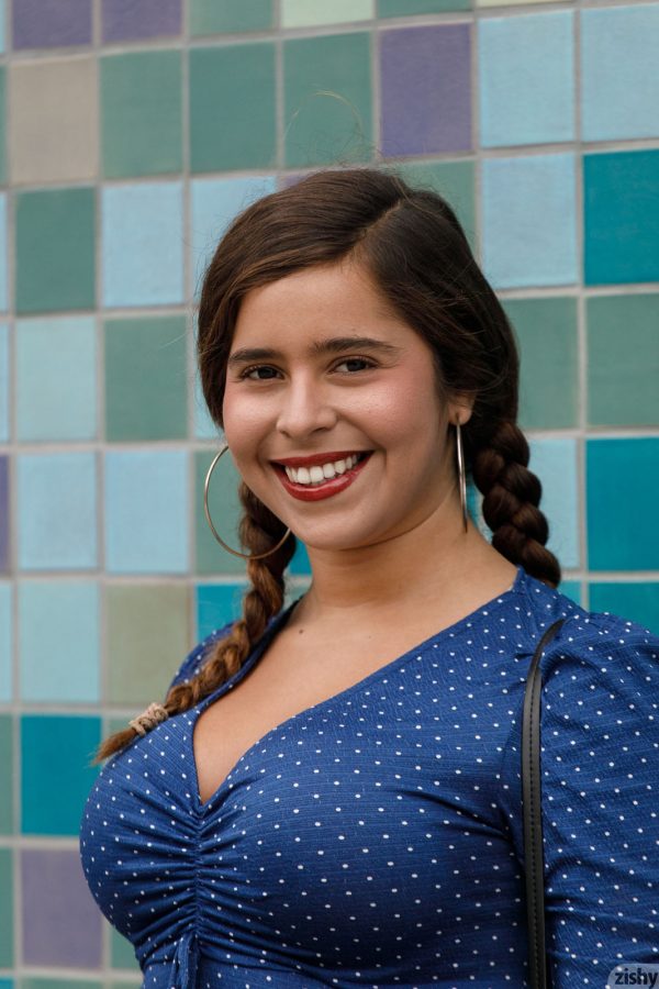 PHOTO | 5 3 600x900 - Sabrina Reyes Cute Thick Exhibitionist Zishy