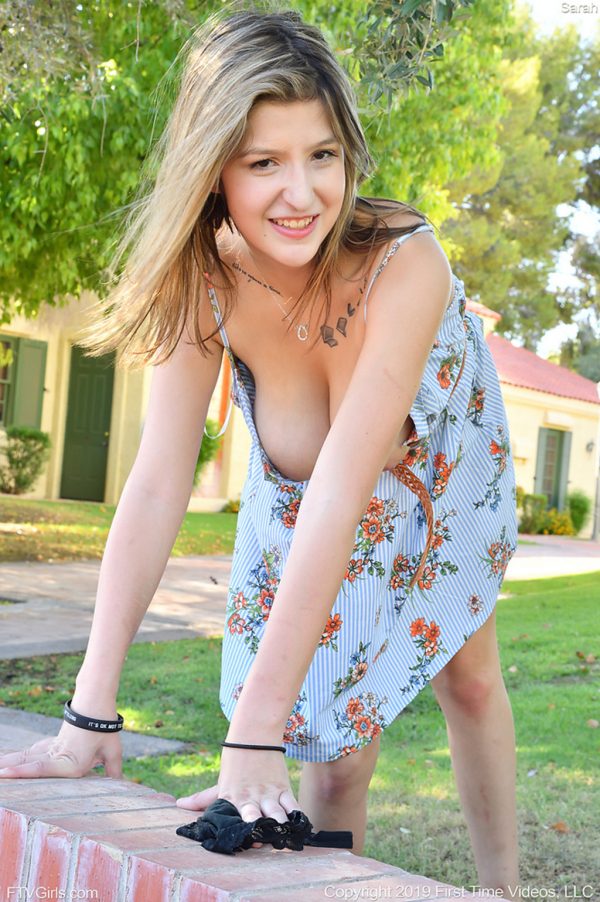 PHOTO | Sarah 09 600x902 - Busty Next Door Girl Sarah