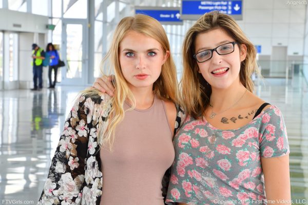 PHOTO | 00 357 600x399 - Teen Angelina And Her Girlfriend