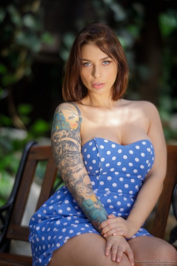 PHOTO | 01 312 600x900 - Ivy Lebelle Lovely Strip