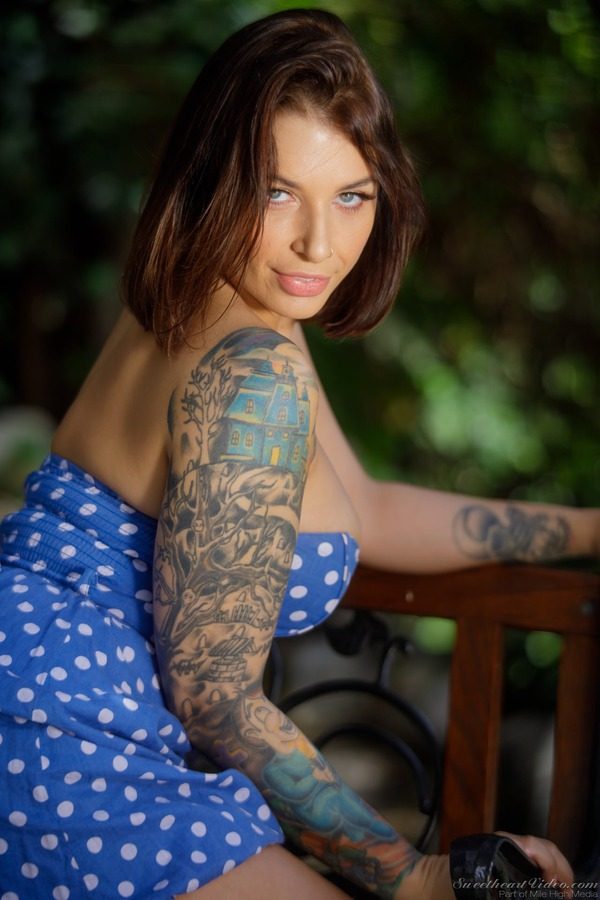 PHOTO | 03 312 600x900 - Ivy Lebelle Lovely Strip