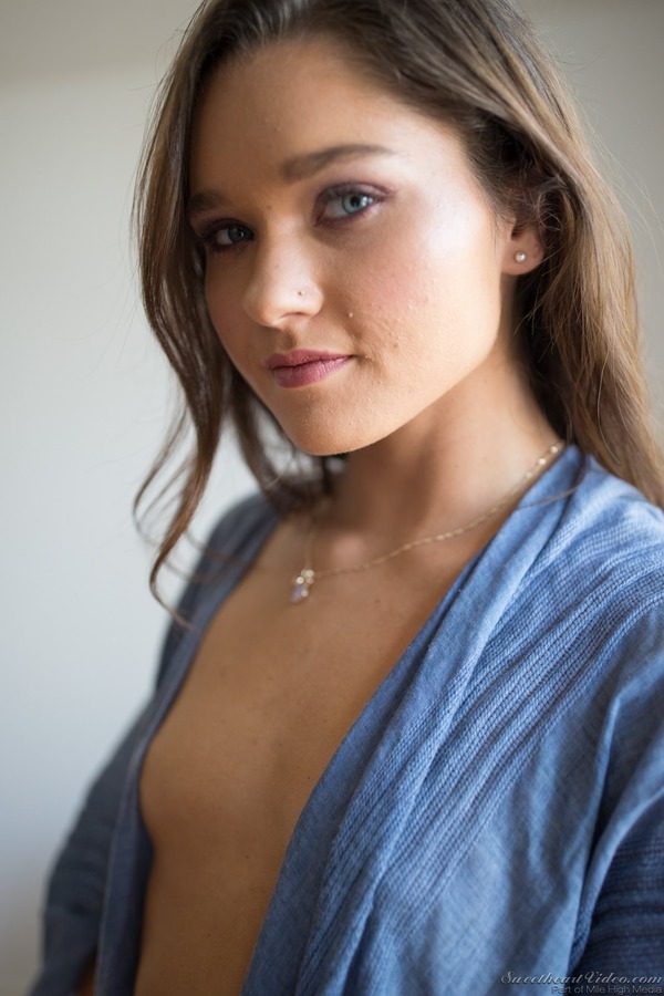 PHOTO | 06 324 600x900 - Fresh Zoe Bloom