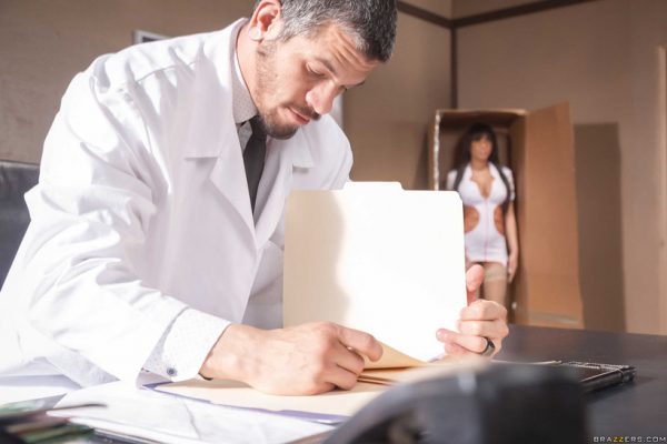 PHOTO | 10 210 600x400 - Watching Gia makes my PENIS feel good