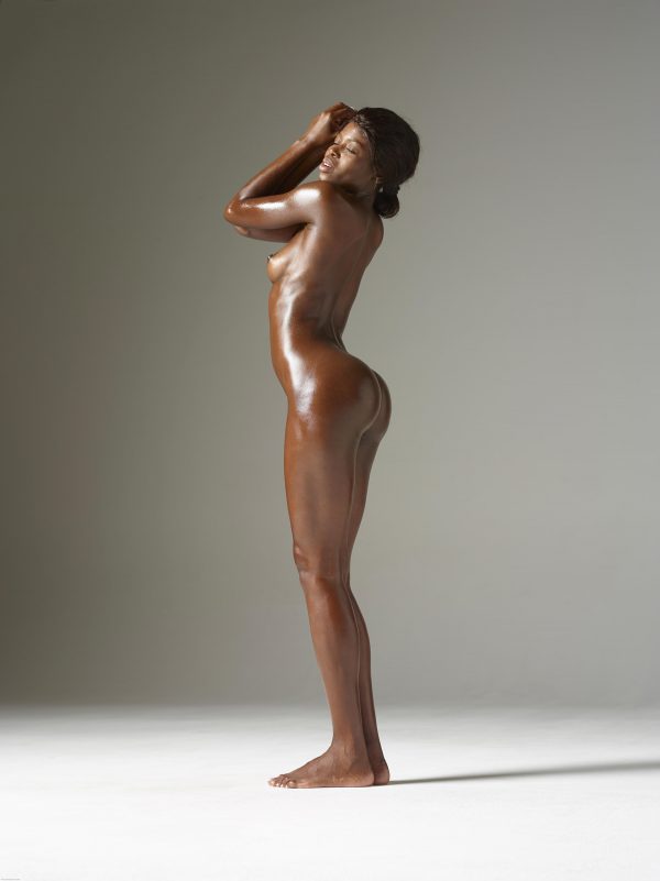 PHOTO | 11 77 600x801 - Ebony Beauty Simone - Booty Call