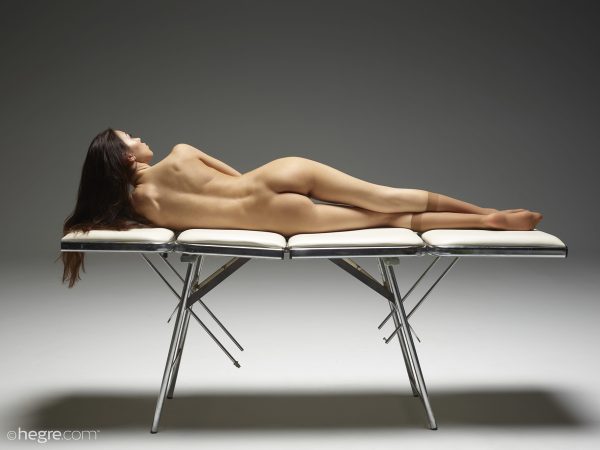 PHOTO | 13 281 600x450 - Nicolette Dream Girl on the Table