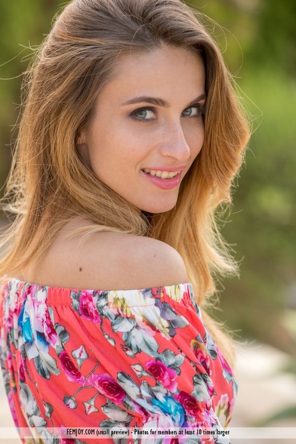 PHOTO | Rena Travel with Me 00 600x900 - Rena - Travel With Me