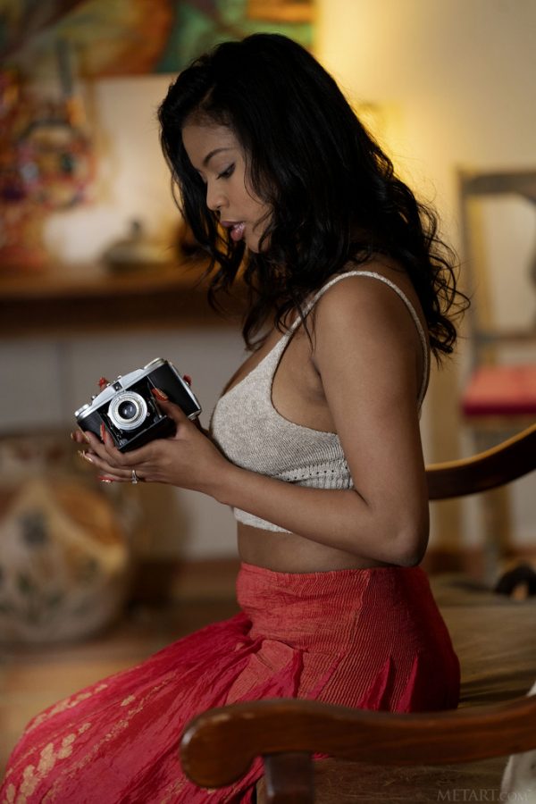 PHOTO | 00 298 600x900 - Nia Nicce