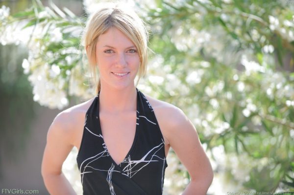 PHOTO | 00 316 600x399 - So Hot in Black