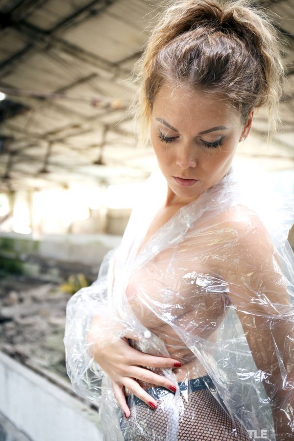 PHOTO | 02 146 600x900 - Dream Of Cumming