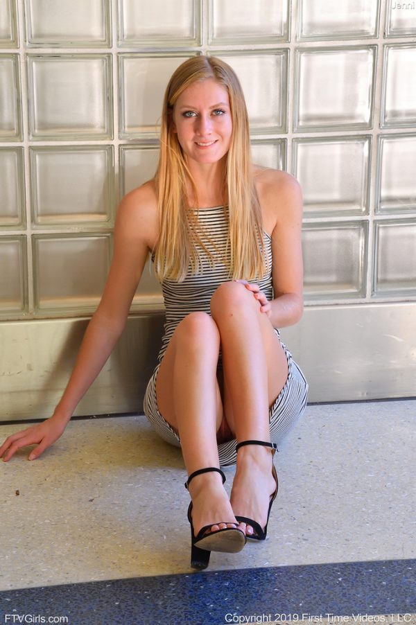 PHOTO | 14 309 600x902 - Jenni Upskirt Teasers