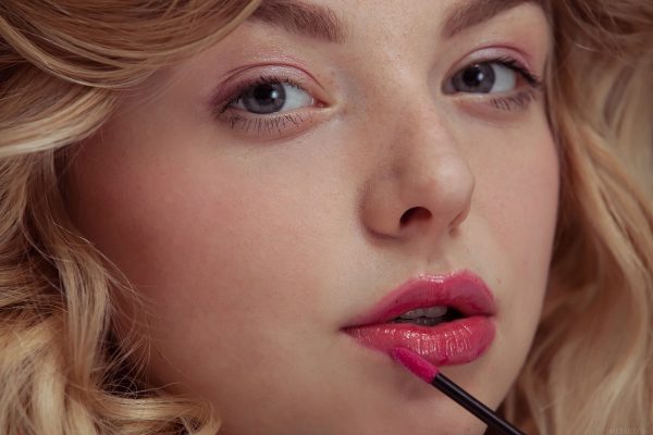 PHOTO | 01 75 600x400 - Gorgeous Busty Daniel Sea - Melva