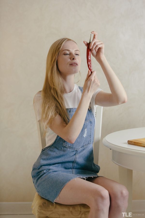 PHOTO | 02 114 600x900 - Red Hot Pepper