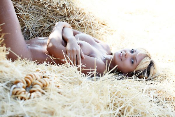 PHOTO | 07 110 600x400 - Lada in Paglia