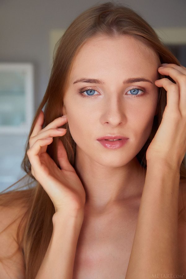 PHOTO | 12 19 600x900 - Stunning blonde Nimfa