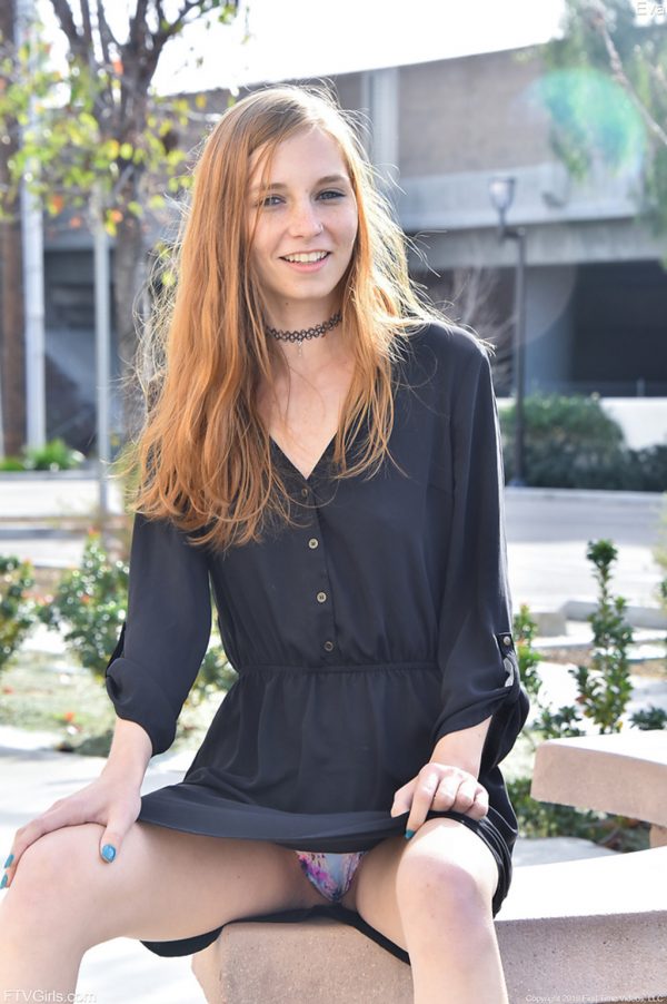 PHOTO | Eva 02 600x902 - Eva In Sexy On Location