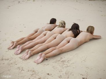 PHOTO | 01 12 366x275 - Sexy Sand Sculptures - Melena Maria