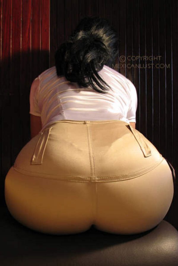 PHOTO | 01 14 600x898 - Maritza busty secretary