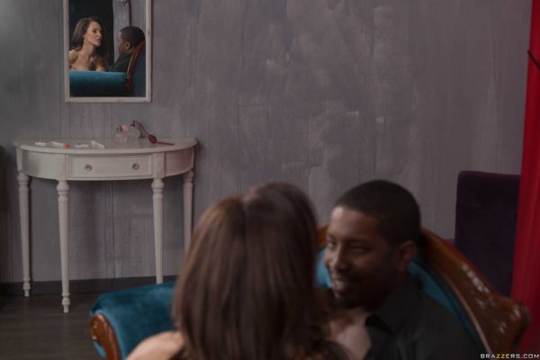 PHOTO | 10 60 600x400 - Still Sexy, Still Fuckable Lisa Ann