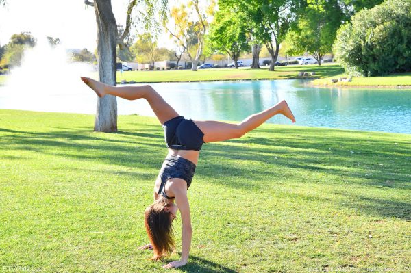 PHOTO | 03 64 600x399 - Zoe Acrobatic Skills