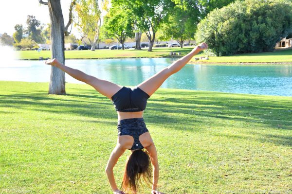 PHOTO | 04 64 600x399 - Zoe Acrobatic Skills