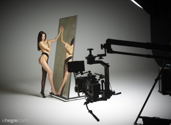 PHOTO | 01 41 600x439 - Beauty by Mirror Nicolette - Nubile