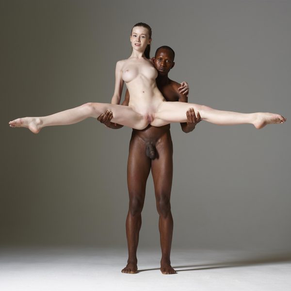 PHOTO | 08 21 600x600 - Emily Bloom and Mike Magic Moments