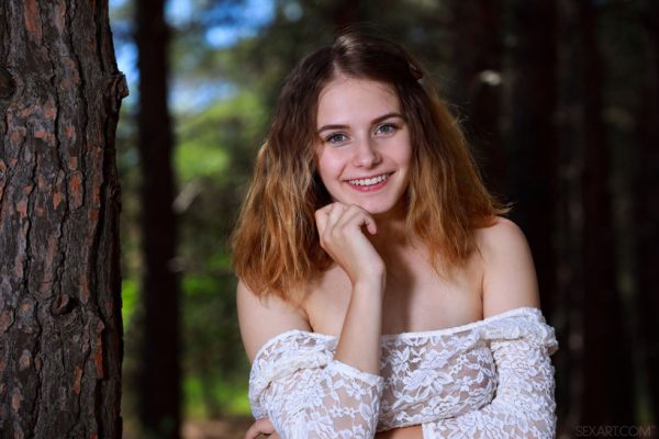 PHOTO | 00 146 600x400 - Pink