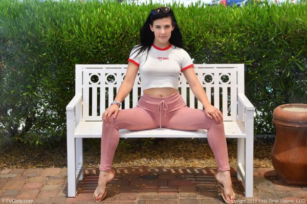 PHOTO | 01 130 600x399 - Bella Perky Breasts