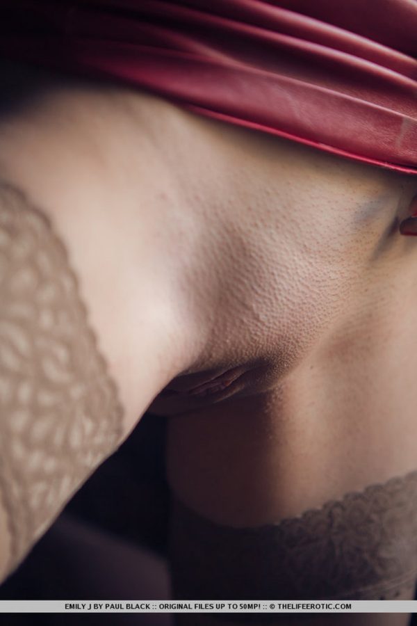 PHOTO | 04 33 600x900 - Horny Natural Babe in Glasses