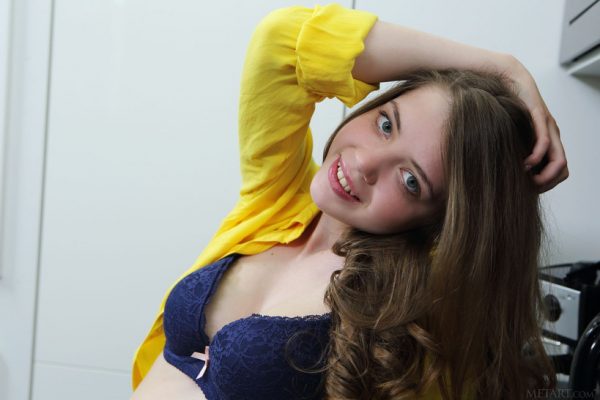 PHOTO | 05 72 600x400 - Sexy Kay J is in the kitchen